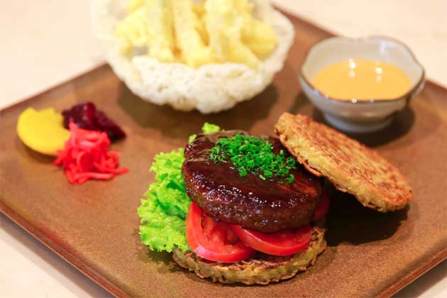 YAKI RAMEN BURGER at Edogin & The Bar